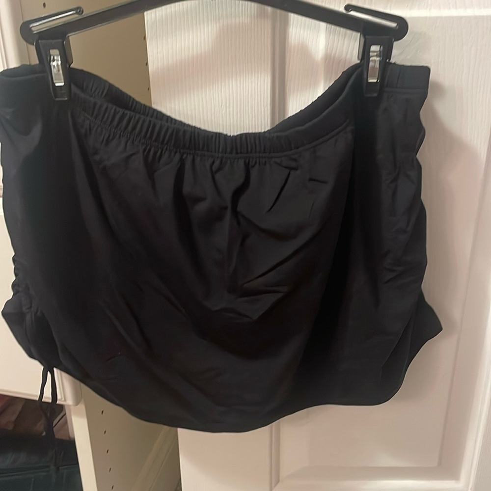 Black swim skirt size 1x. New with tags!